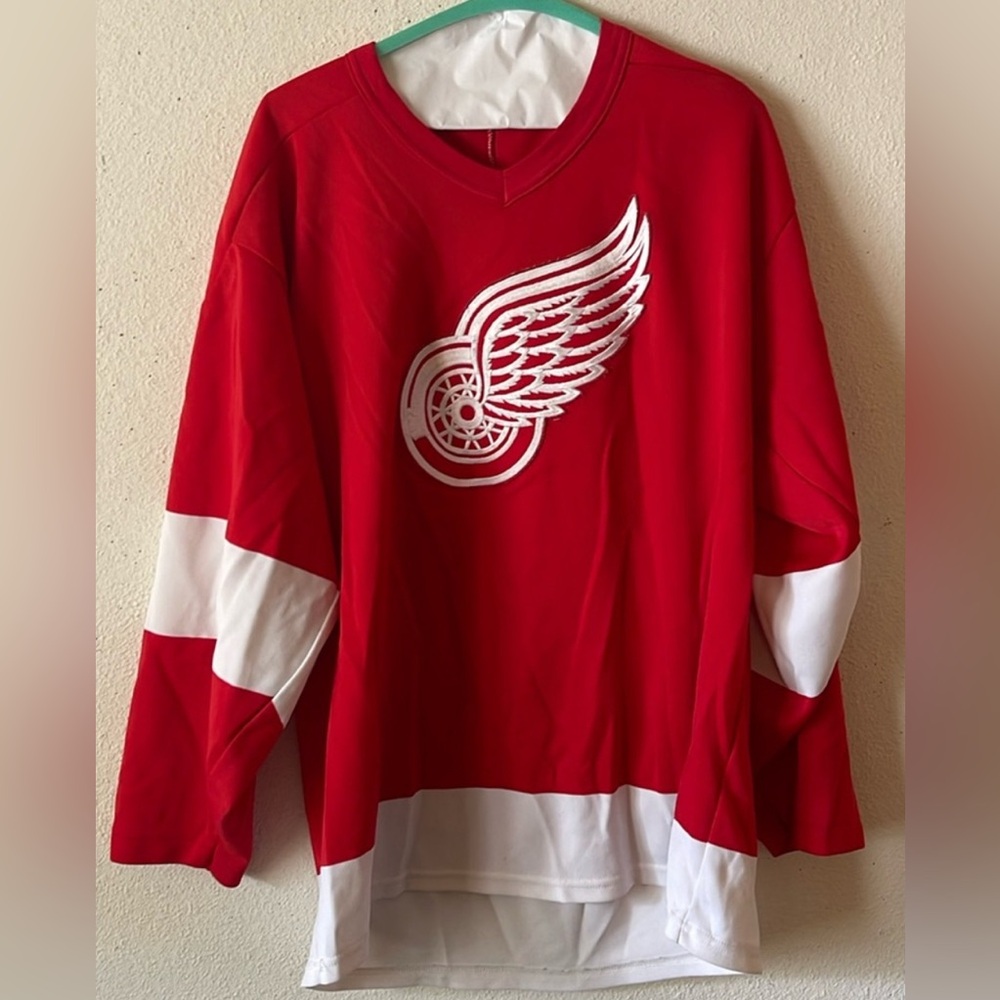 DETROIT RED WINGS HOCKEY SHIRT JERSEY NHL CCM VINTAGE sz L MEN RED